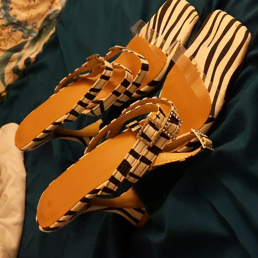 Chic Me, size 8, zebra print pyramid heels